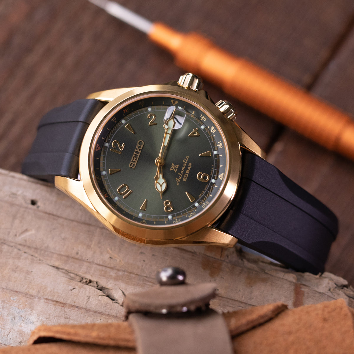 20mm Wheels Robustes FKM-Kautschuk-Uhrenarmband mit gebogenem Ende, Schwarz