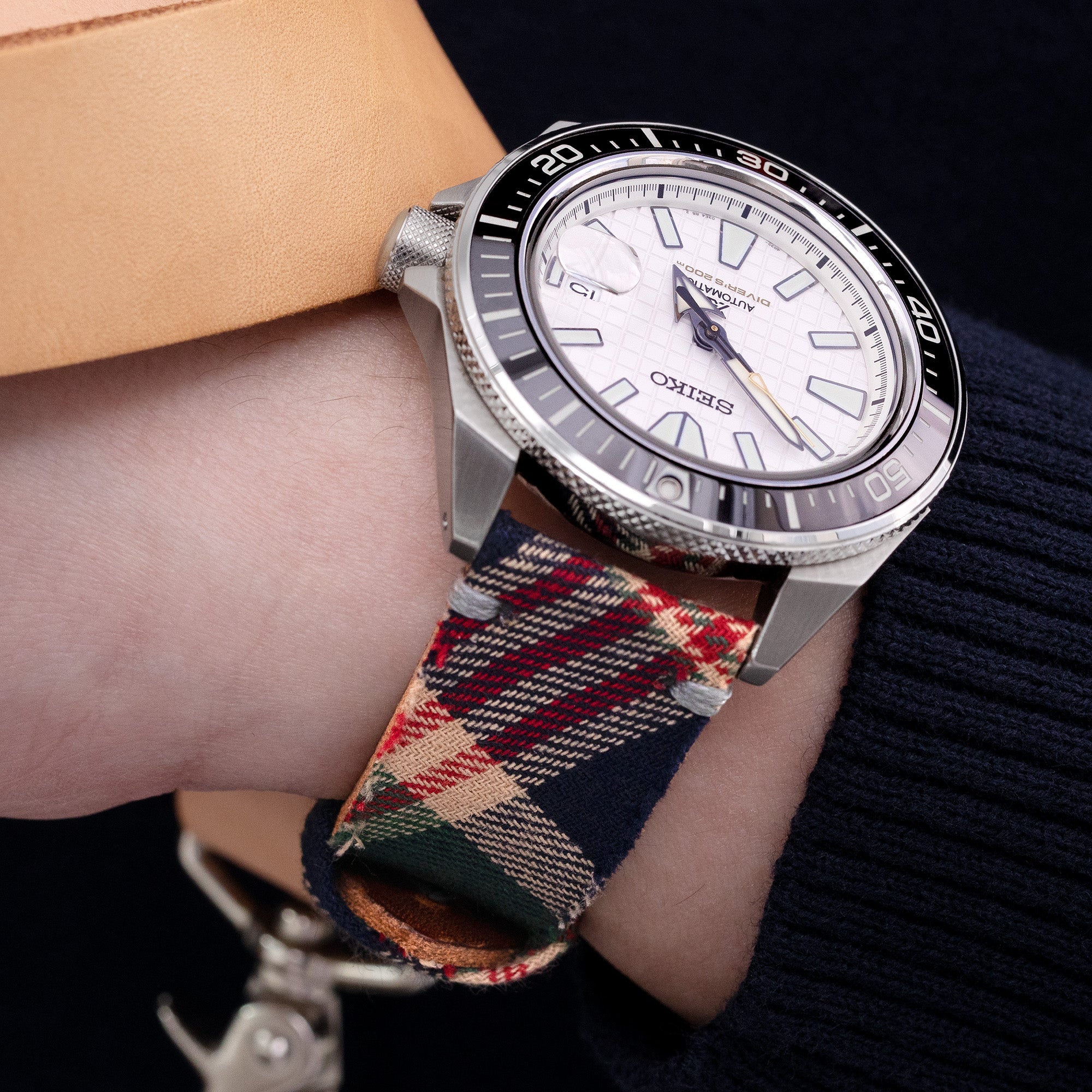 20mm 22mm MiLTAT Dundee Tartan Pattern Watch Strap Grey Stitching Strapcode Watch Bands