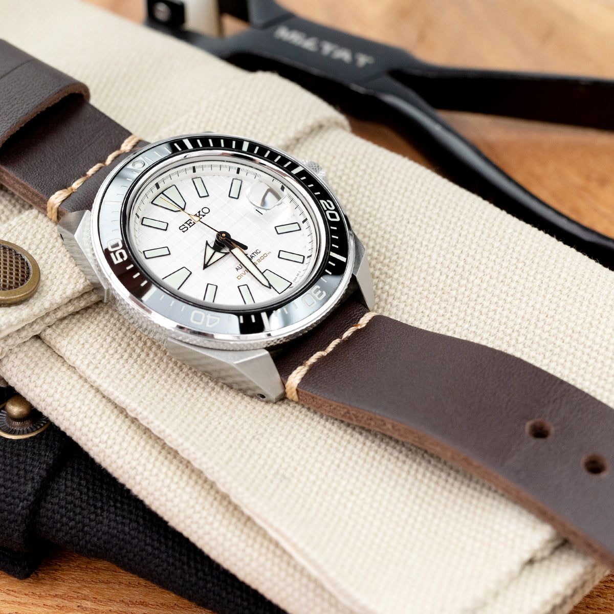 22mm Dunkelbraunes Ammo-Leder Uhrenarmband, Gebürstete Schließe