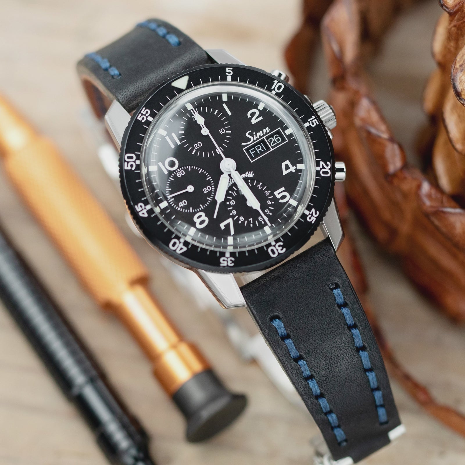 20mm Schwarzes Griffon Einteiliges Handgefertigtes Italienisches Leder-Uhrenarmband, Blaue Naht