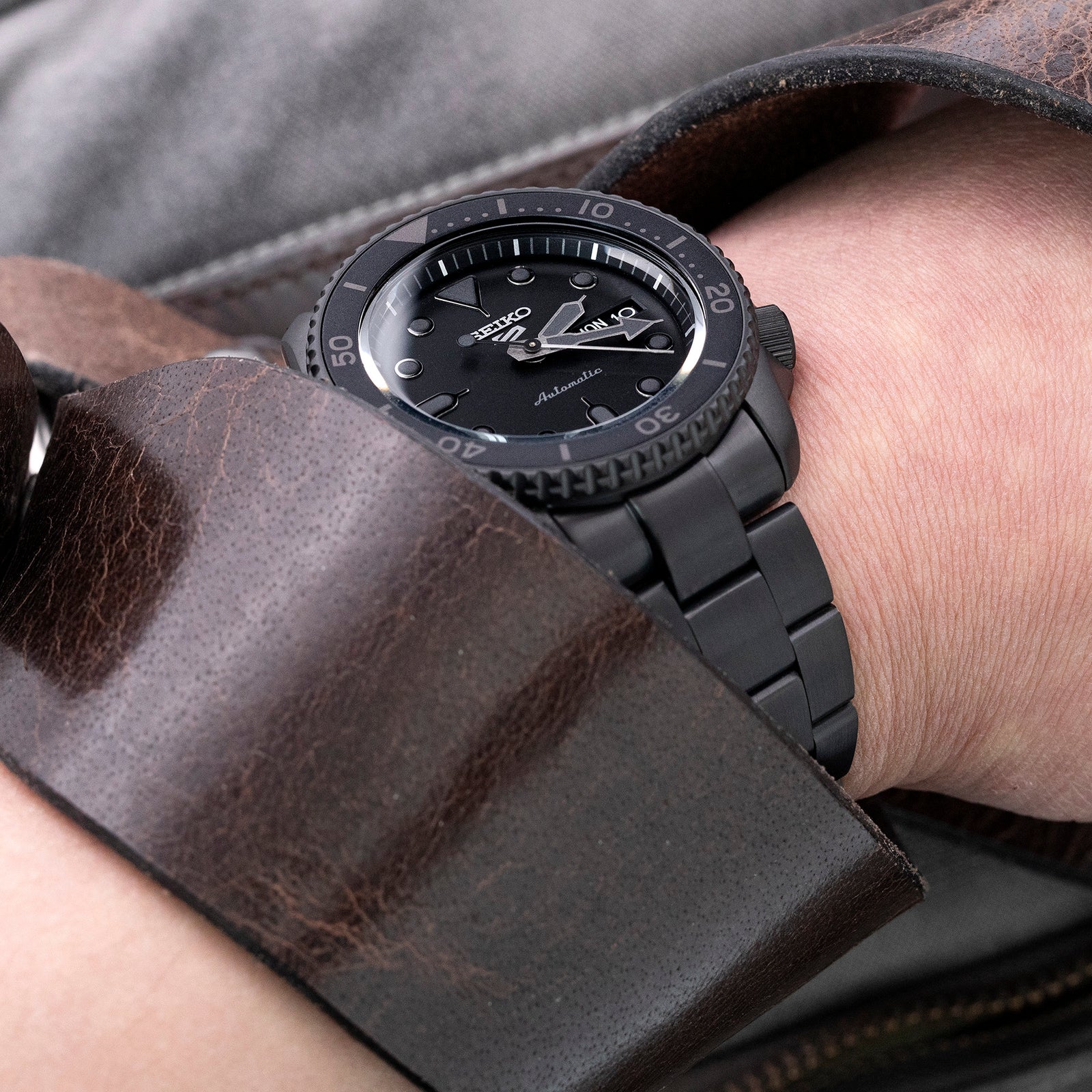 Bracelet Super-O Boyer 22mm pour Seiko 5 Sports 42,5mm SRPD79 SBSA025, acier inoxydable - finition brossée (DLC) noir, boucle déployante V Diver