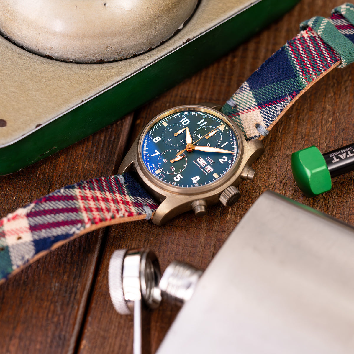 Cinturino orologio MiLTAT Dundee motivo tartan 20mm, cuciture marroni