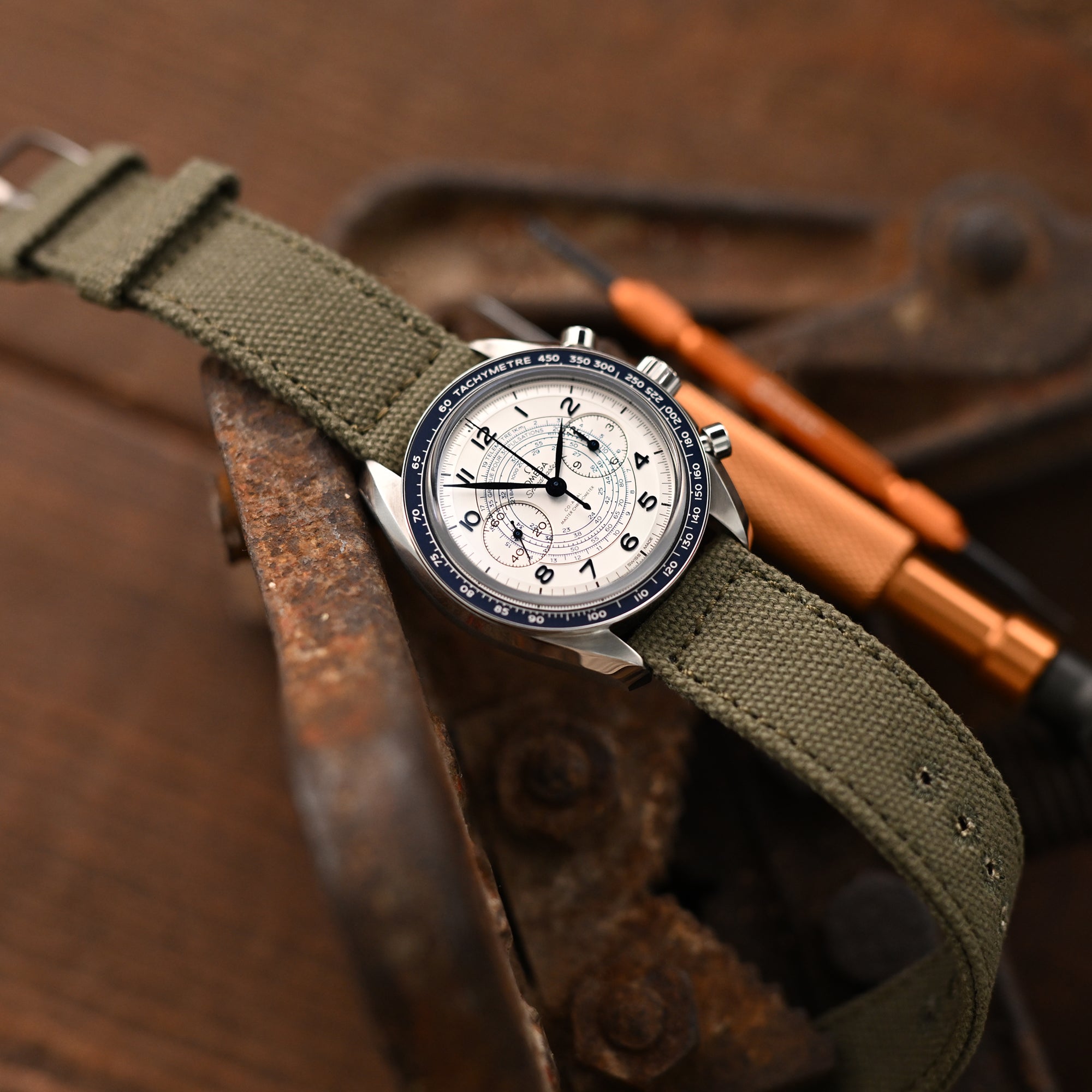20mm, 21mm oder 22mm MiLTAT WW2 2-teilige militärgrüne gewaschene Canvas-Armbinde mit Lockstich-Rundloch, sandgestrahlt 