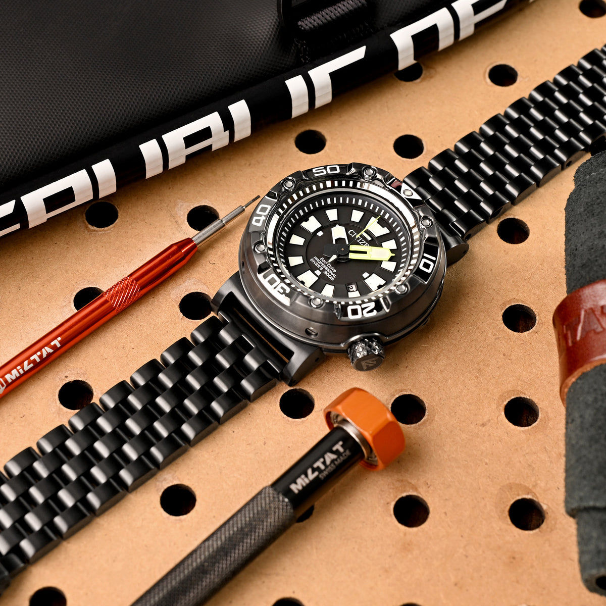 20mm, 22mm Super Engineer I Watch Band Straight End, 316L Stainless Steel Diamond-like Carbon (DLC coating) V-Clasp