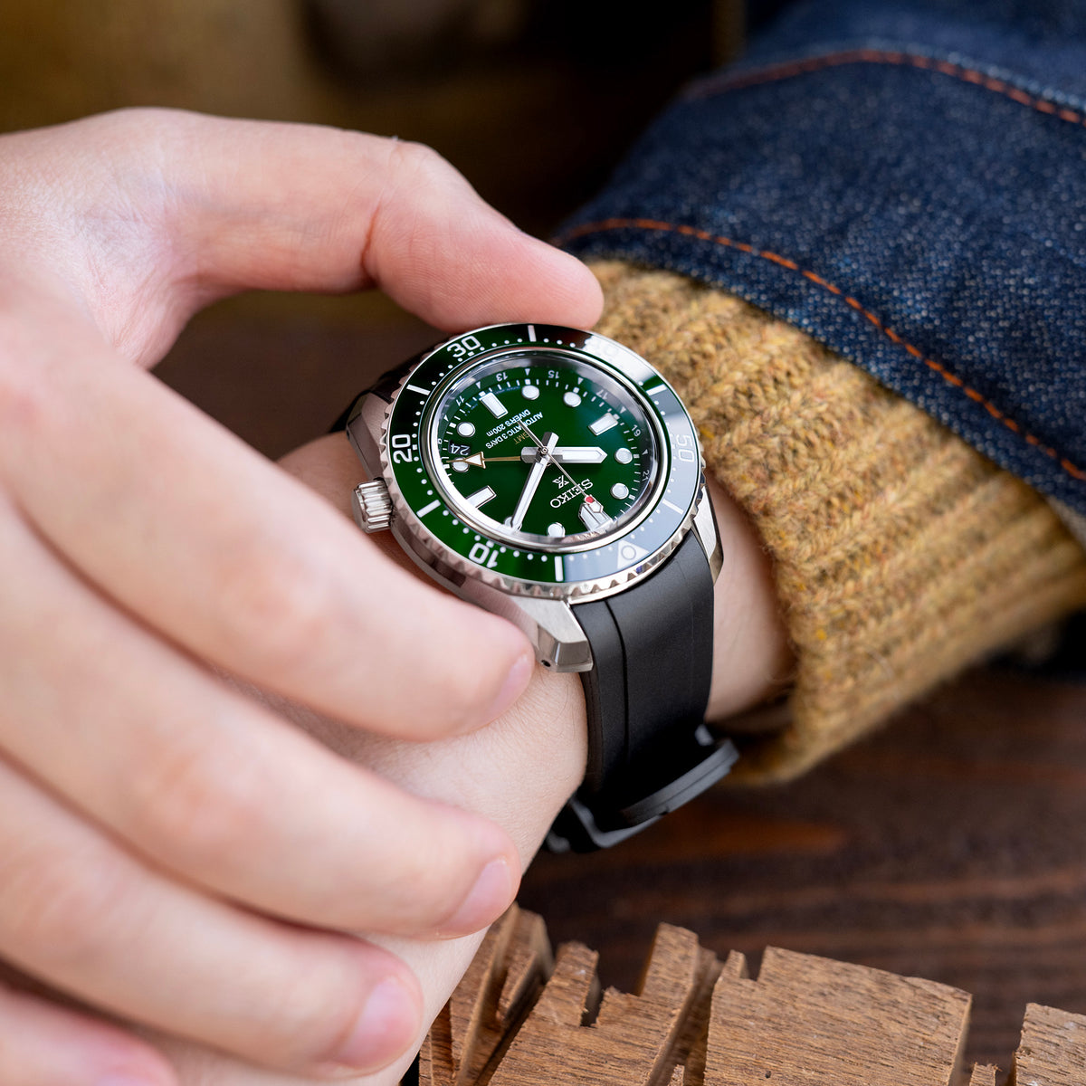 Bracelet montre 20mm Crafter Blue - Caoutchouc noir à cornes courbées compatible avec Seiko Baby MM200 &amp; Mini Turtles