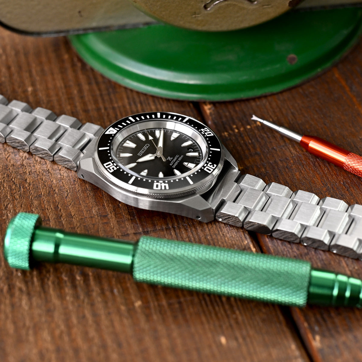 Cinturino Hexad 20mm con anse dritte, acciaio inox 316L, chiusura diver satinata