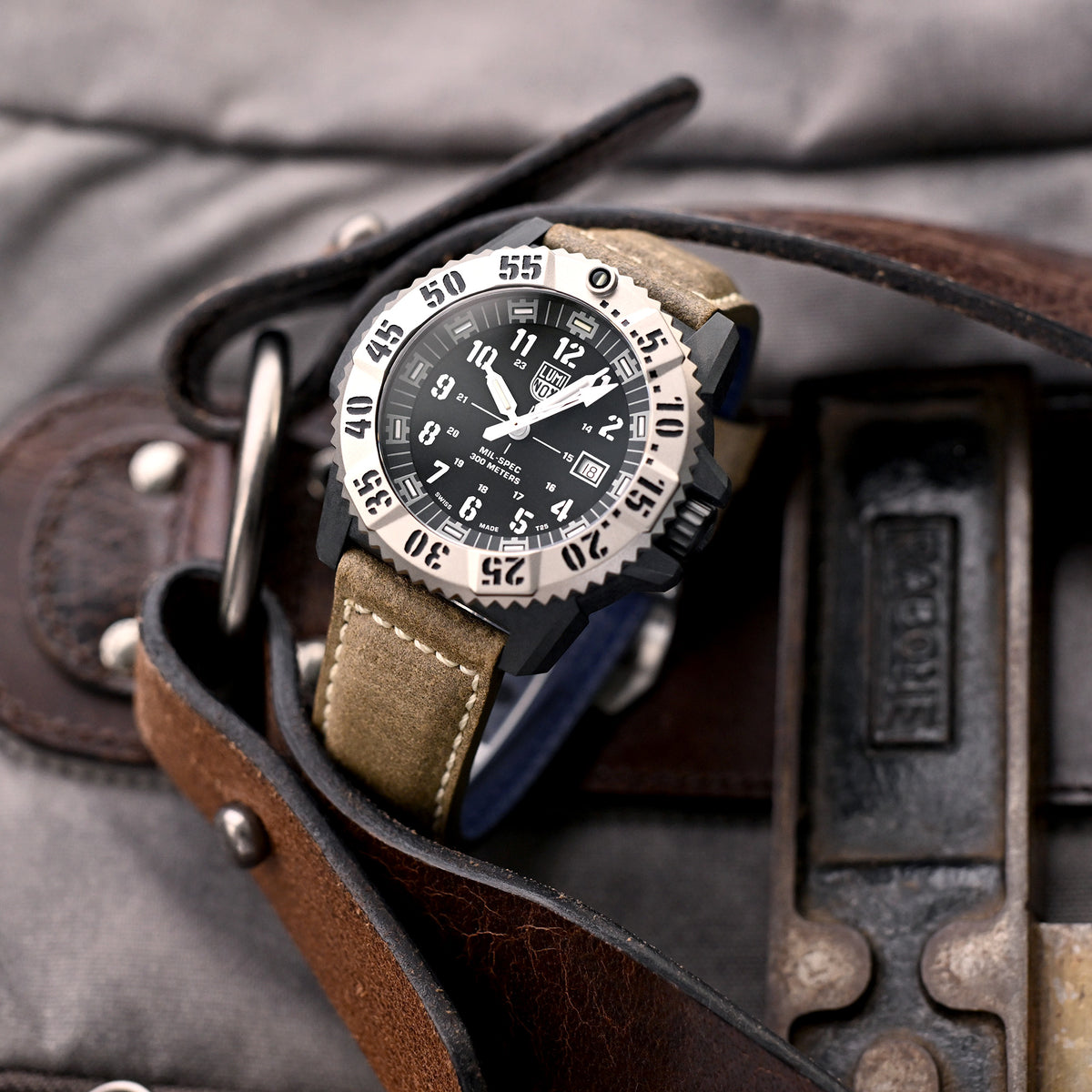 MiLTAT 24mm Echtes Olivbraunes Vintage-Leder Uhrenarmband, extra weich, beige Nähte