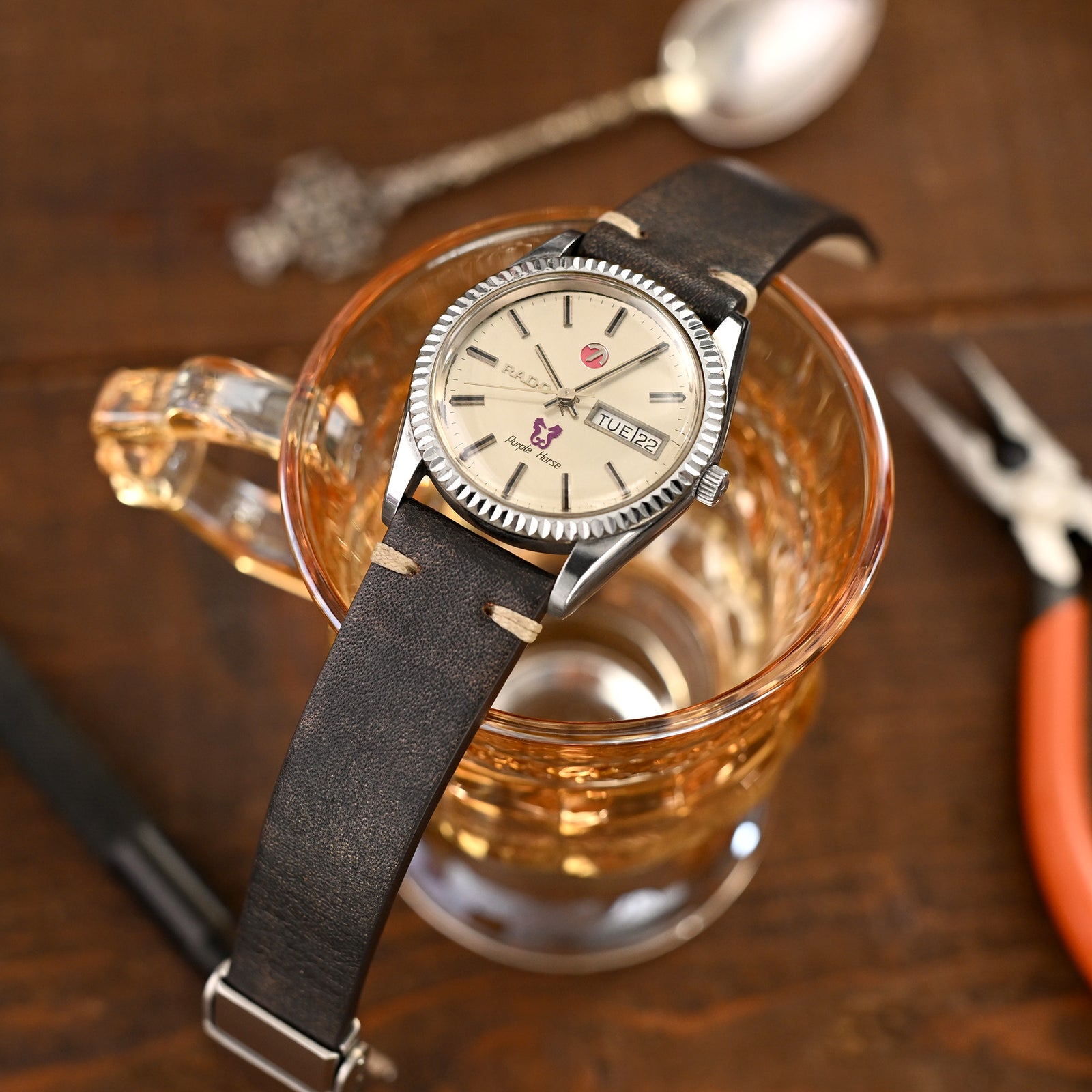 Q.R. 20mm Italian Handmade Blackish Brown Leather Watch Band, One-piece V-clasp, Beige St. Strapcode Watch Bands