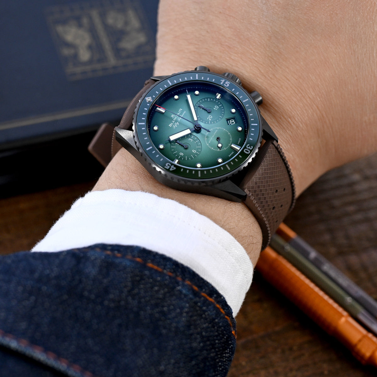 Quick Release Brown Tropical-Style Pro FKM rubber watch strap, 19mm - 23mm