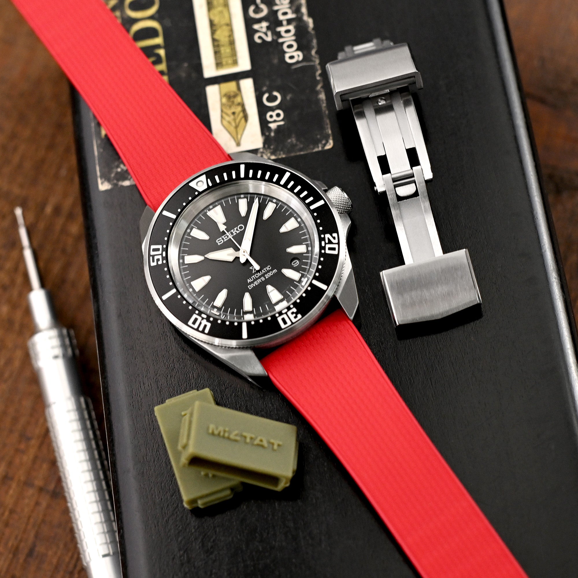 20mm FKM32 Red Rubber Quick Release Watch Band, Deployment Clasp Strapcode watch bands