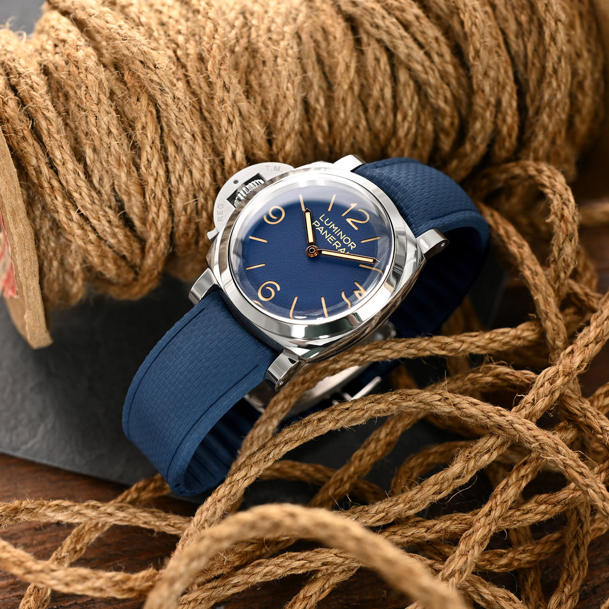 Panerai Luminor Destro PAM01732 44mm Manual Wind Strapcode watch bands