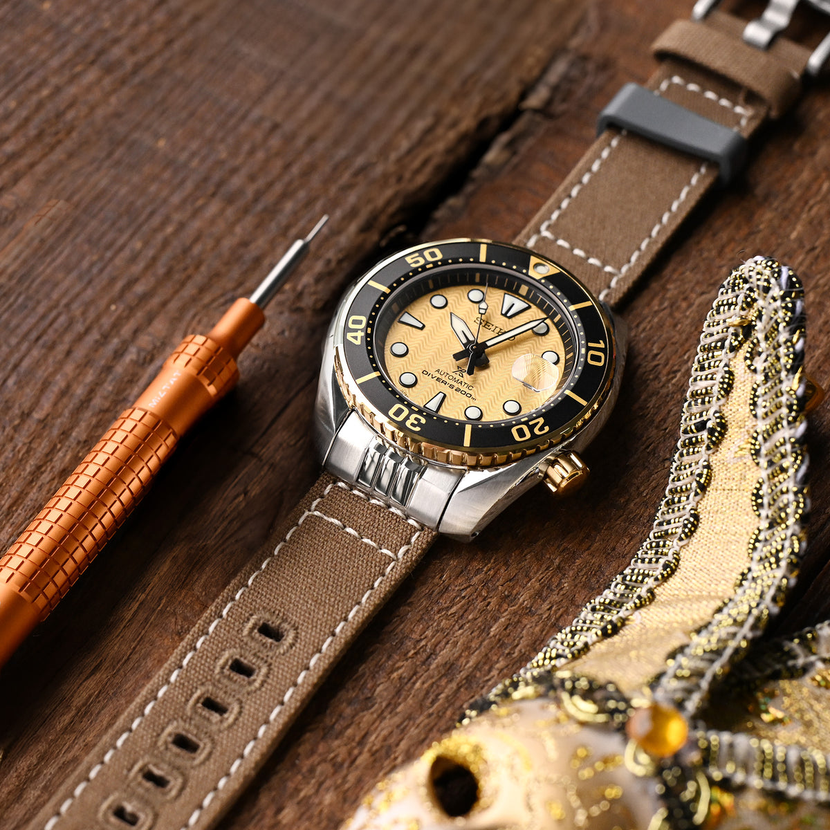 Bracelet Endlink Plus en toile couleur tan à dégagement rapide, compatible avec Seiko Sumo SPB103