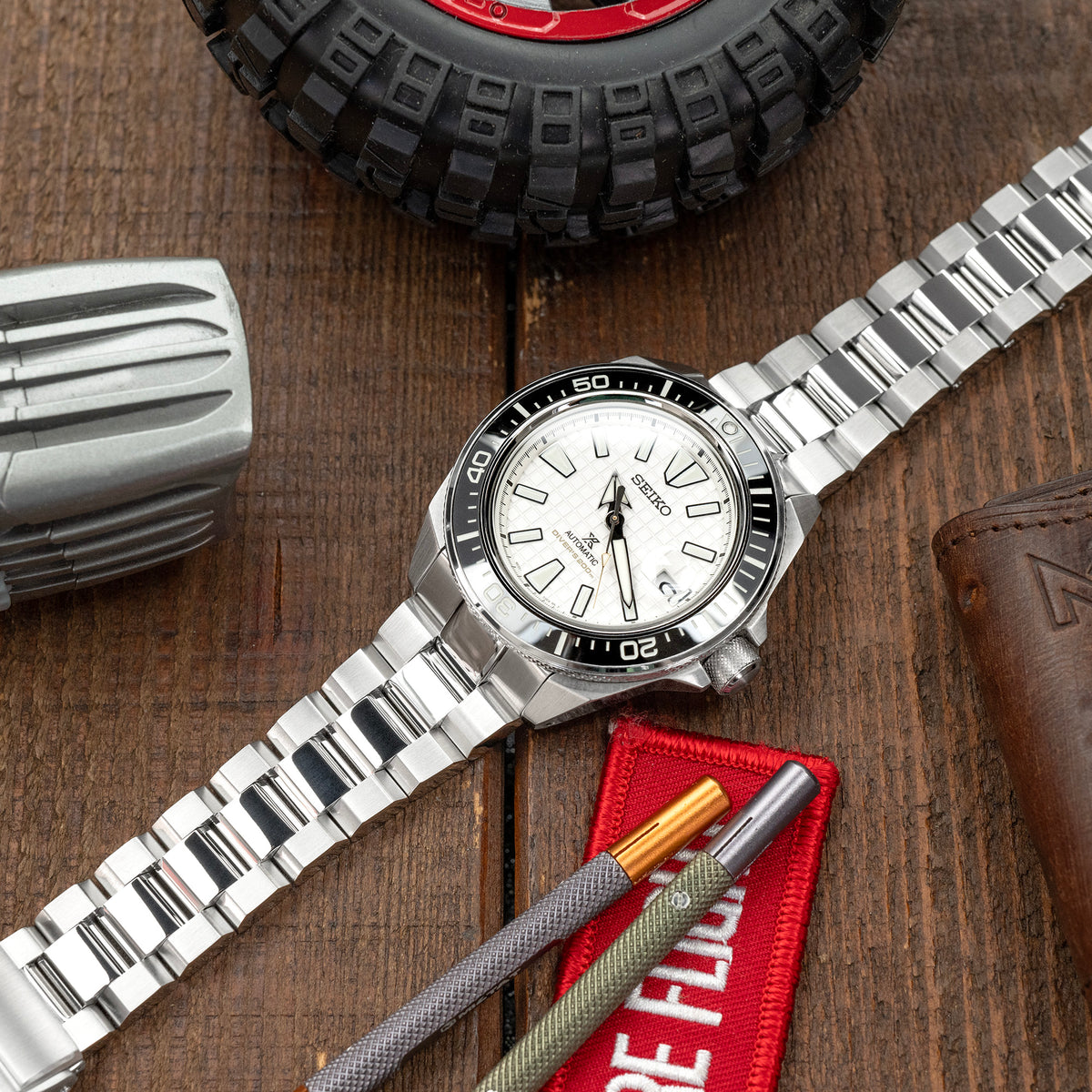 Bracelet Hexad 22mm pour Seiko Samurai SRPB51 SRPB09 SRPC93, acier inoxydable - brossé, maillons centraux polis, fermoir V Diver