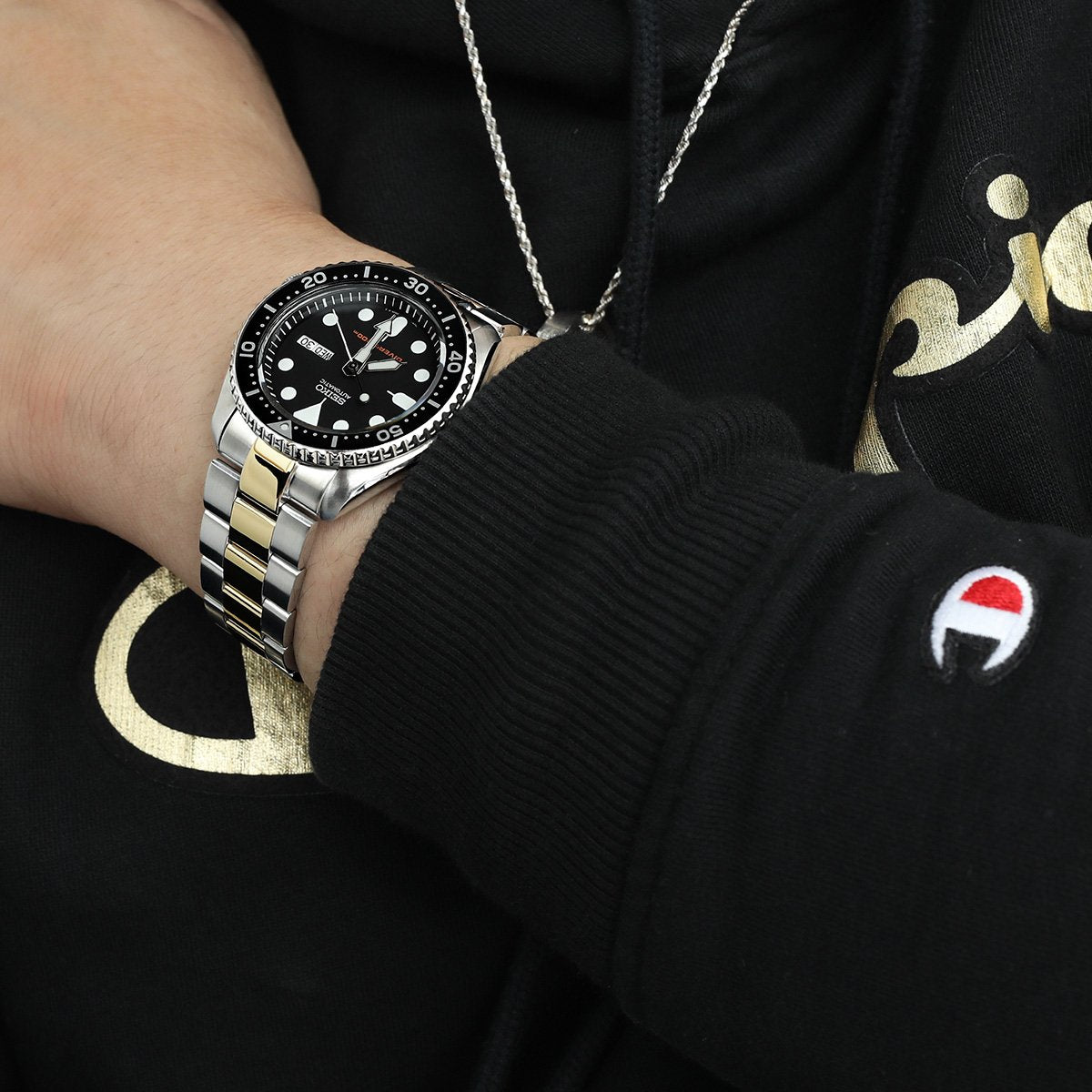 Seiko SKX007 Diver&#39;s 200m Automatic Watch Strapcode Watch Bands