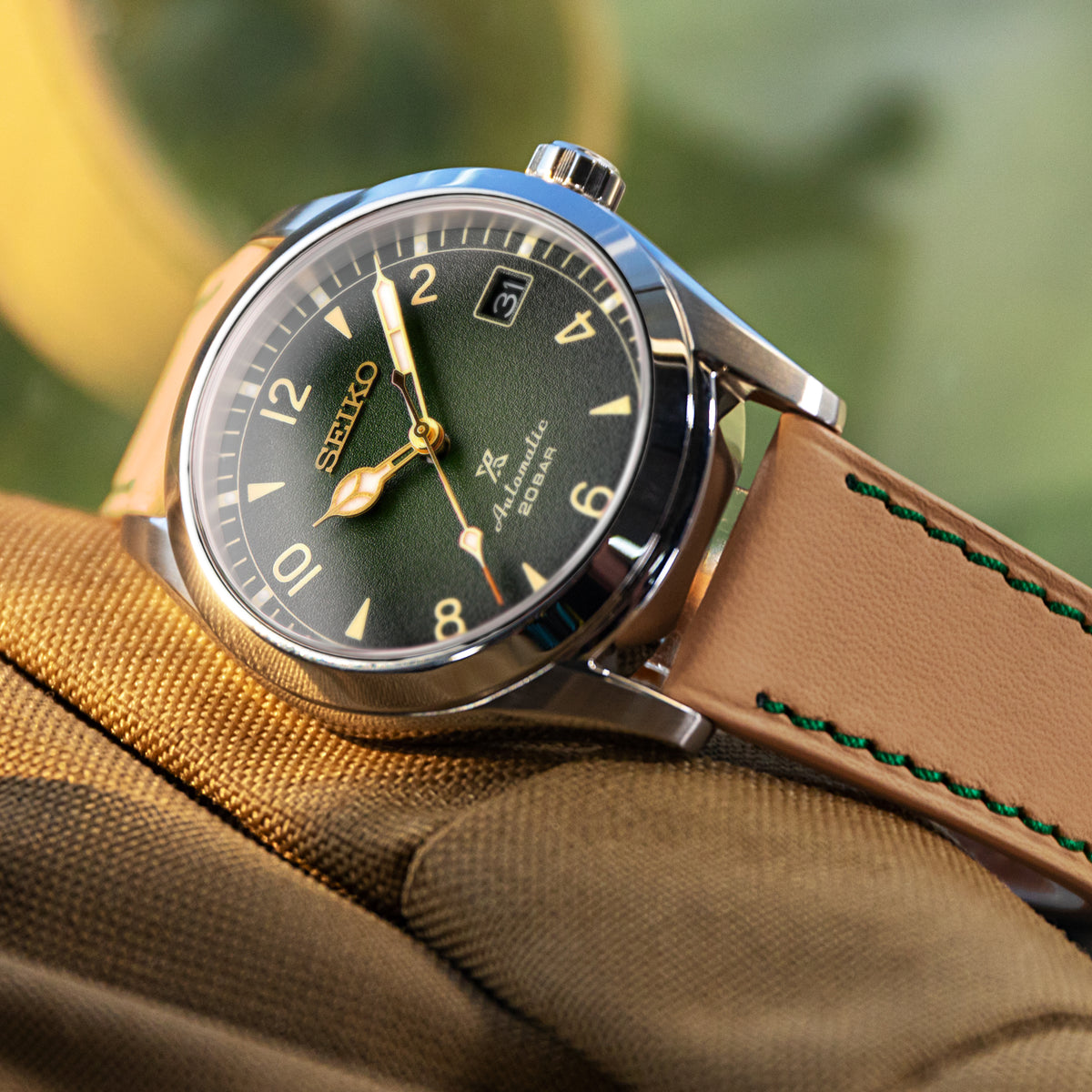 Q.R. 20mm Beige Leder-Uhrenarmband, konisch, mit waldgrüner Naht + Zermatt