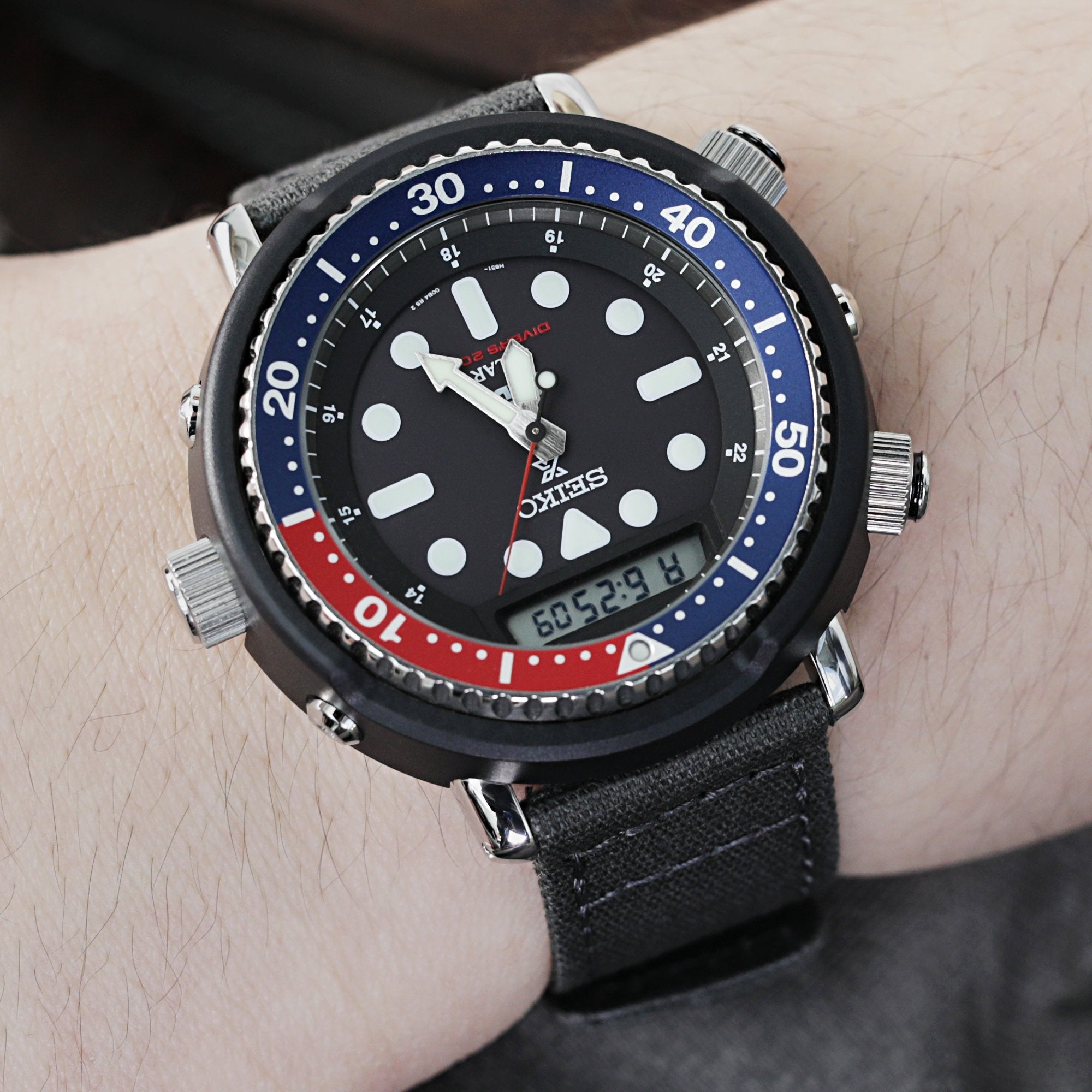 Seiko Prospex Arnie Re-Issue Solar PADI Hybrid LCD Watch SNJ027P1 Strapcode Watch Bands