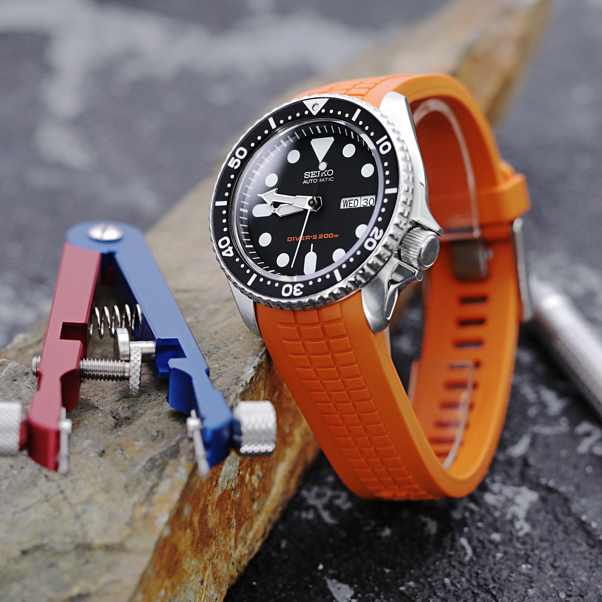 22mm Crafter Blue - CB11 Orange Rubber Curved Lug Watch Strap compatible with Seiko SKX007 Strapcode Watch Bands