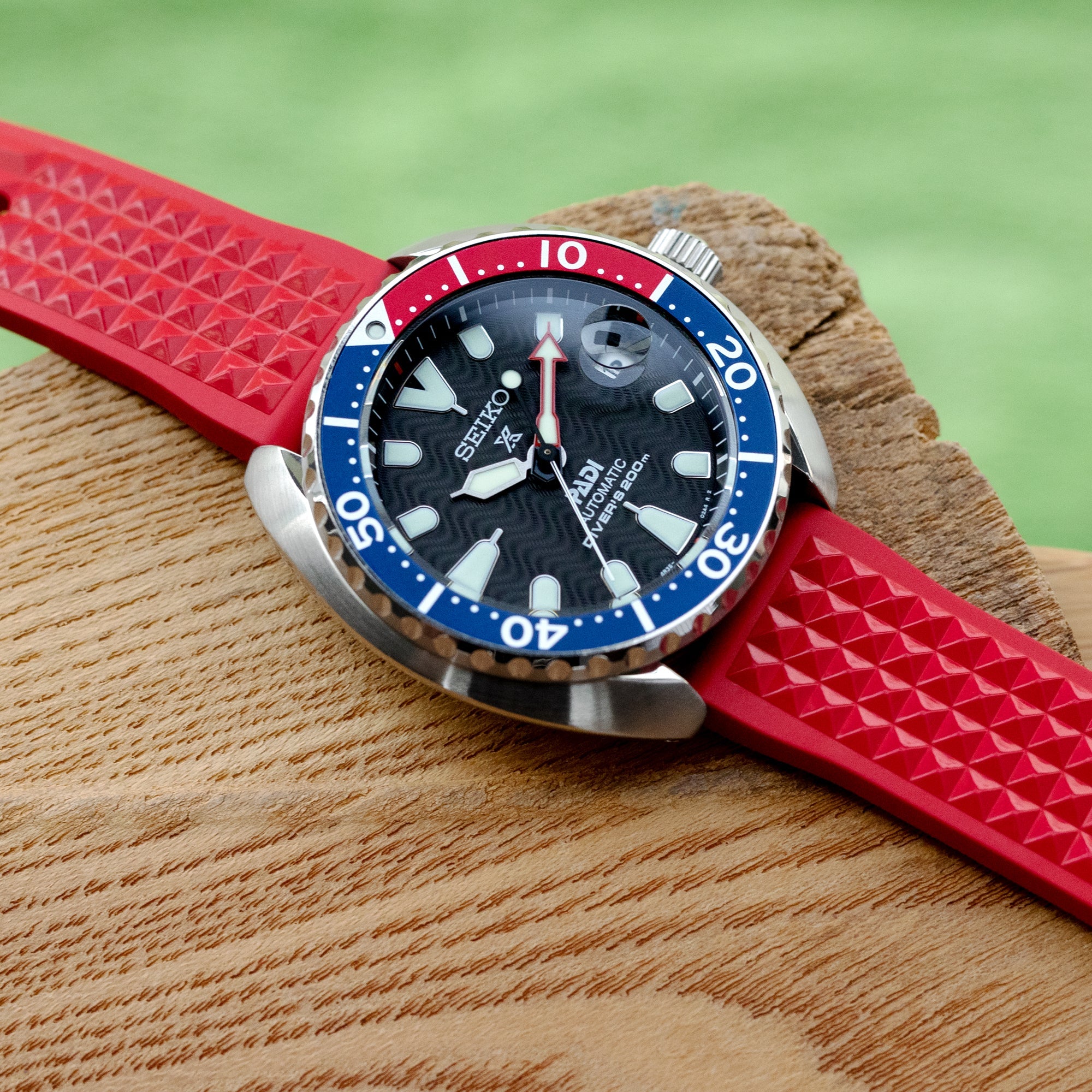 Seiko Mini-Turtle Prospex Automatic Dive Watch SPRC41K1 (PADI Edition) Pepsi Bezel Strapcode Watch Bands