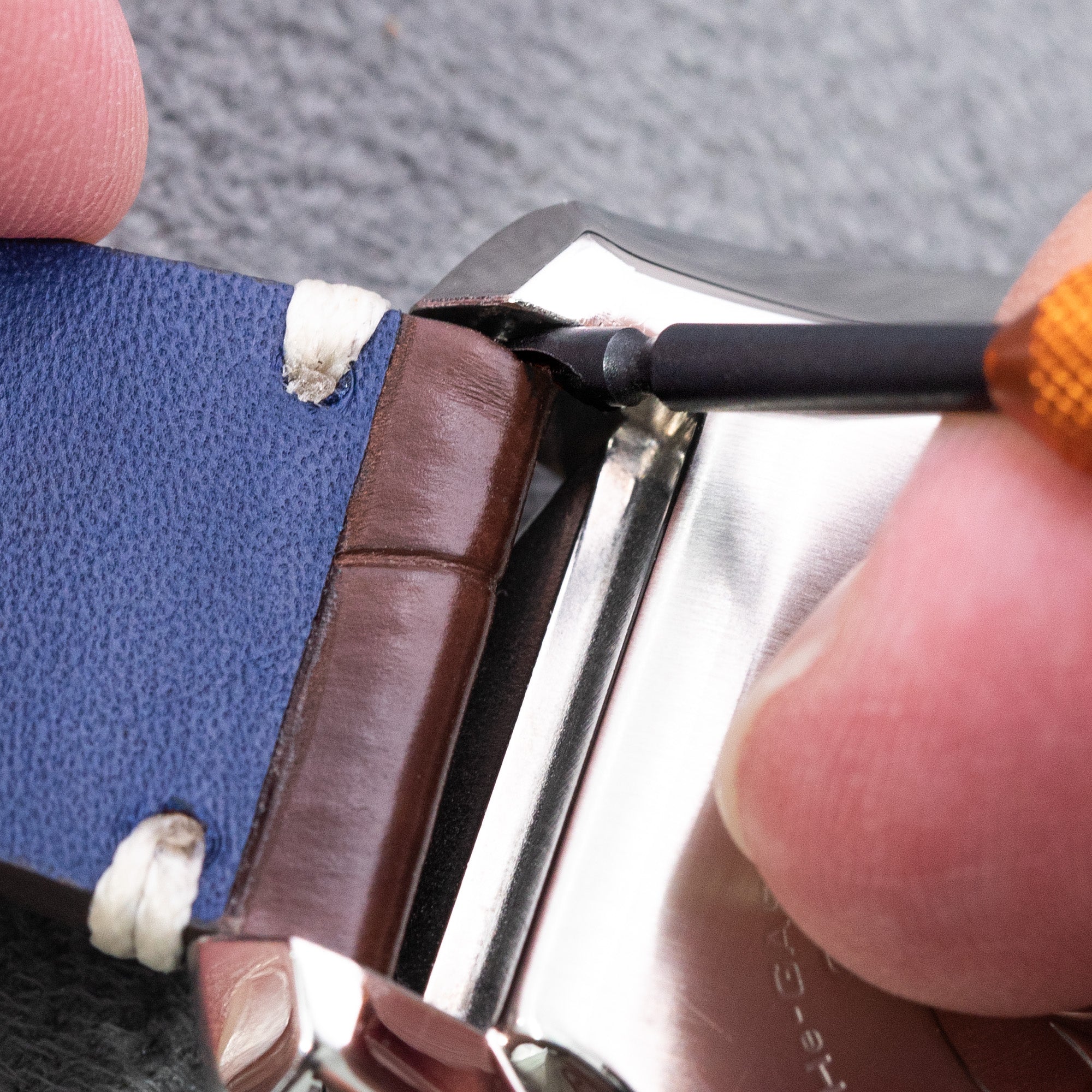 Watch Band tool - Removing spring bars on leather watch bands 