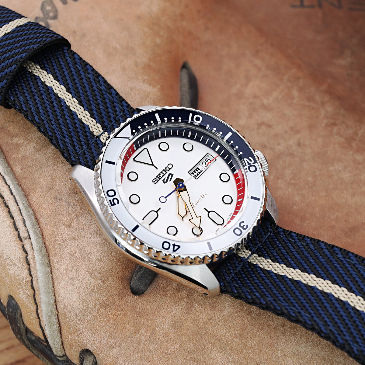 Seiko 5 SRPF91K Mini Gundam Thailand Limited Edition Strapcode Watch Bands