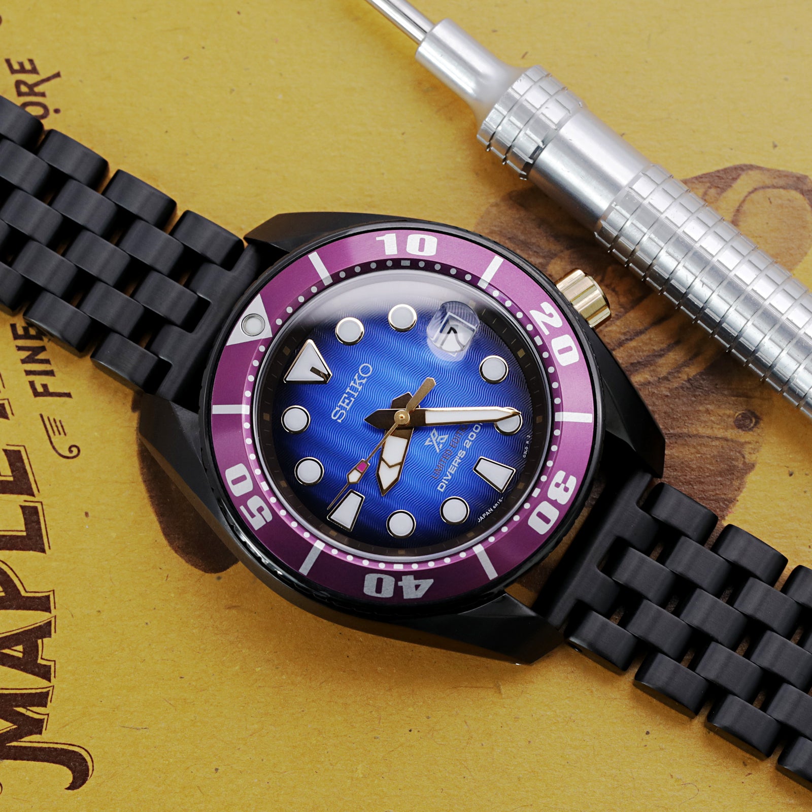 20mm, 22mm Super Engineer I Uhrenarmband mit geradem Ende, 316L Edelstahl mit diamantähnlicher Kohlenstoffbeschichtung (DLC), V-Schließe